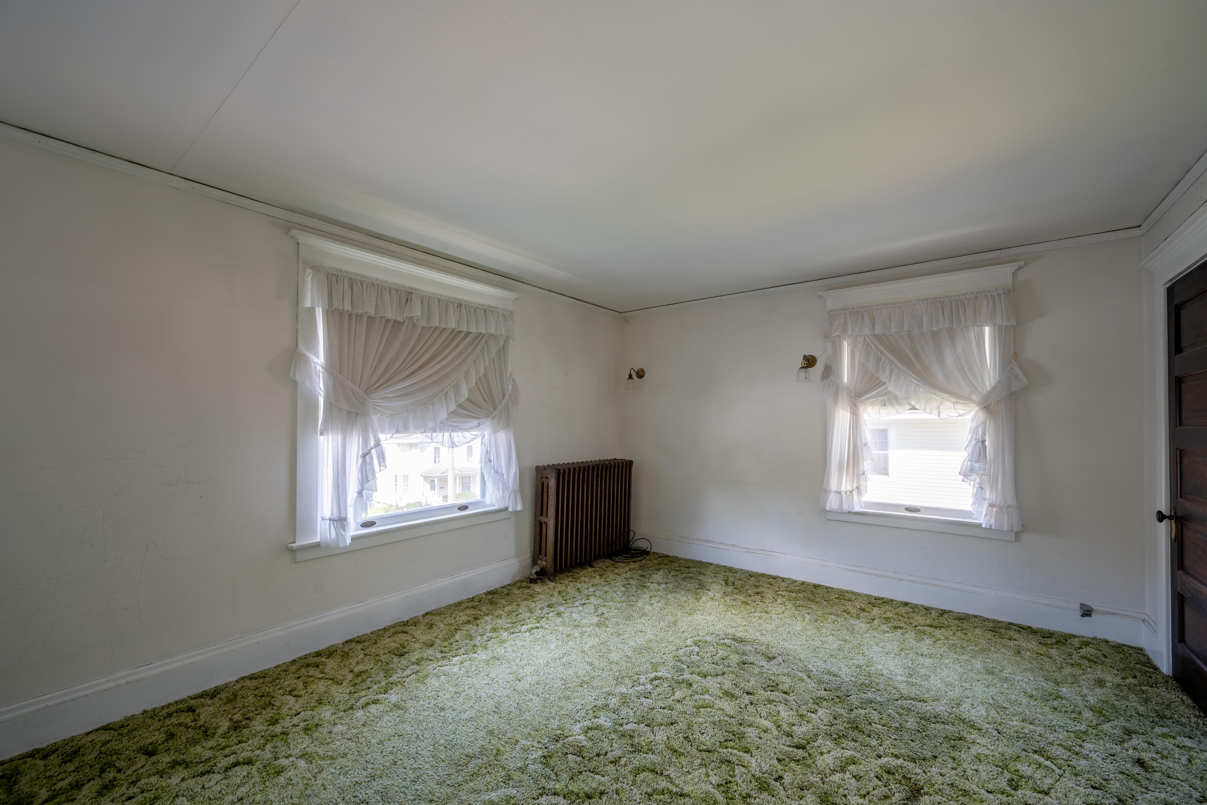  92 Champlain Avenue, Ticonderoga, NY, 12883 - 物件實景