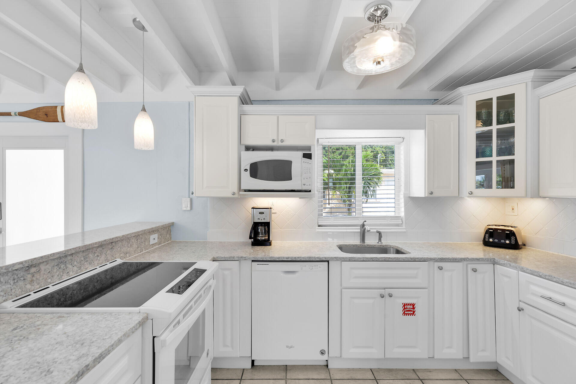 MARATHON, Florida, 33050, United States, 2 Bedrooms Bedrooms, ,2 BathroomsBathrooms,Residential,For Sale,1989170