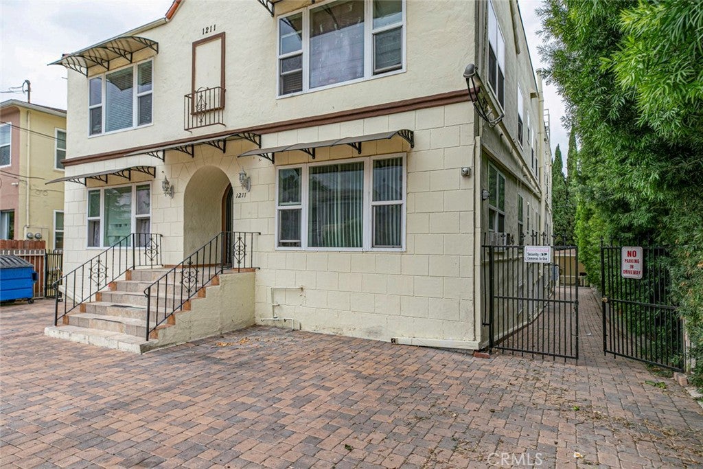 Los Angeles, California, 90029, United States, ,Residential,For Sale,1940397