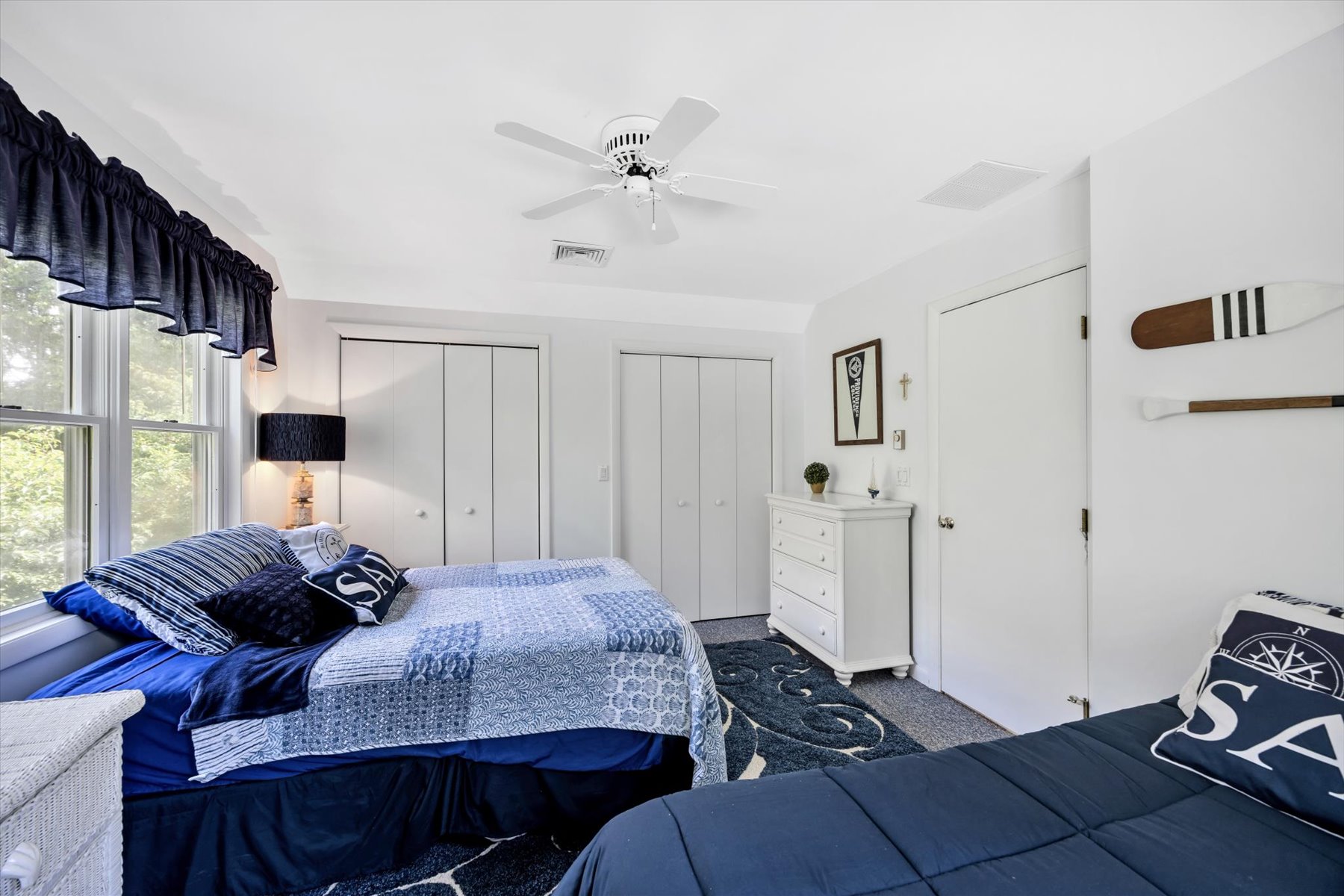  Beautifully Remodeled Cape Style Home - 物件實景