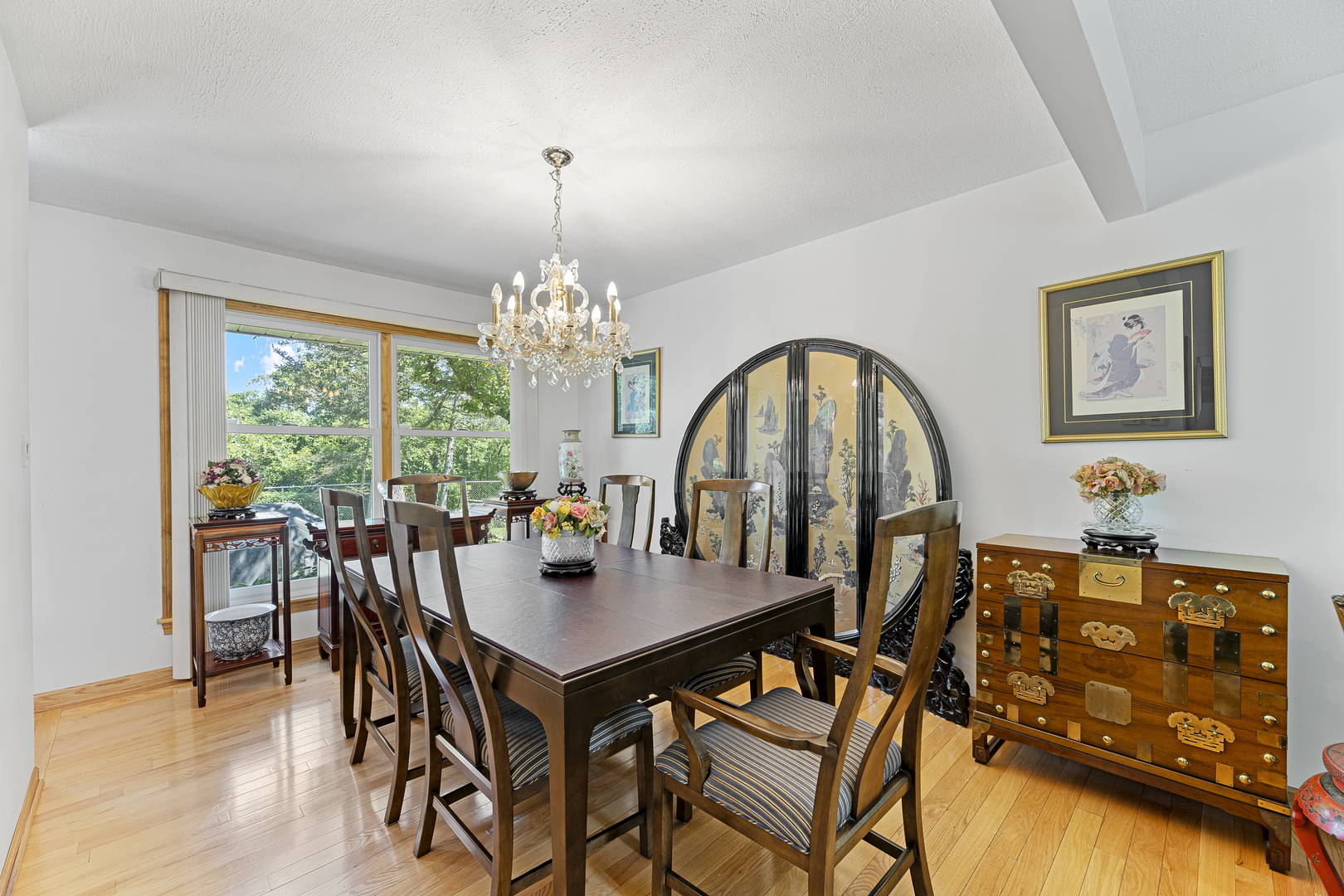 Glenview, Illinois, 60026, United States, 5 Bedrooms Bedrooms, ,3 BathroomsBathrooms,Residential,For Sale,1940344