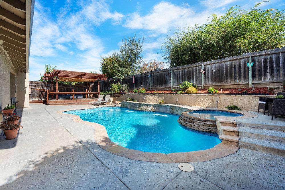 Hollister, California, 95023, United States, 4 Bedrooms Bedrooms, ,2 BathroomsBathrooms,Residential,For Sale,1990485