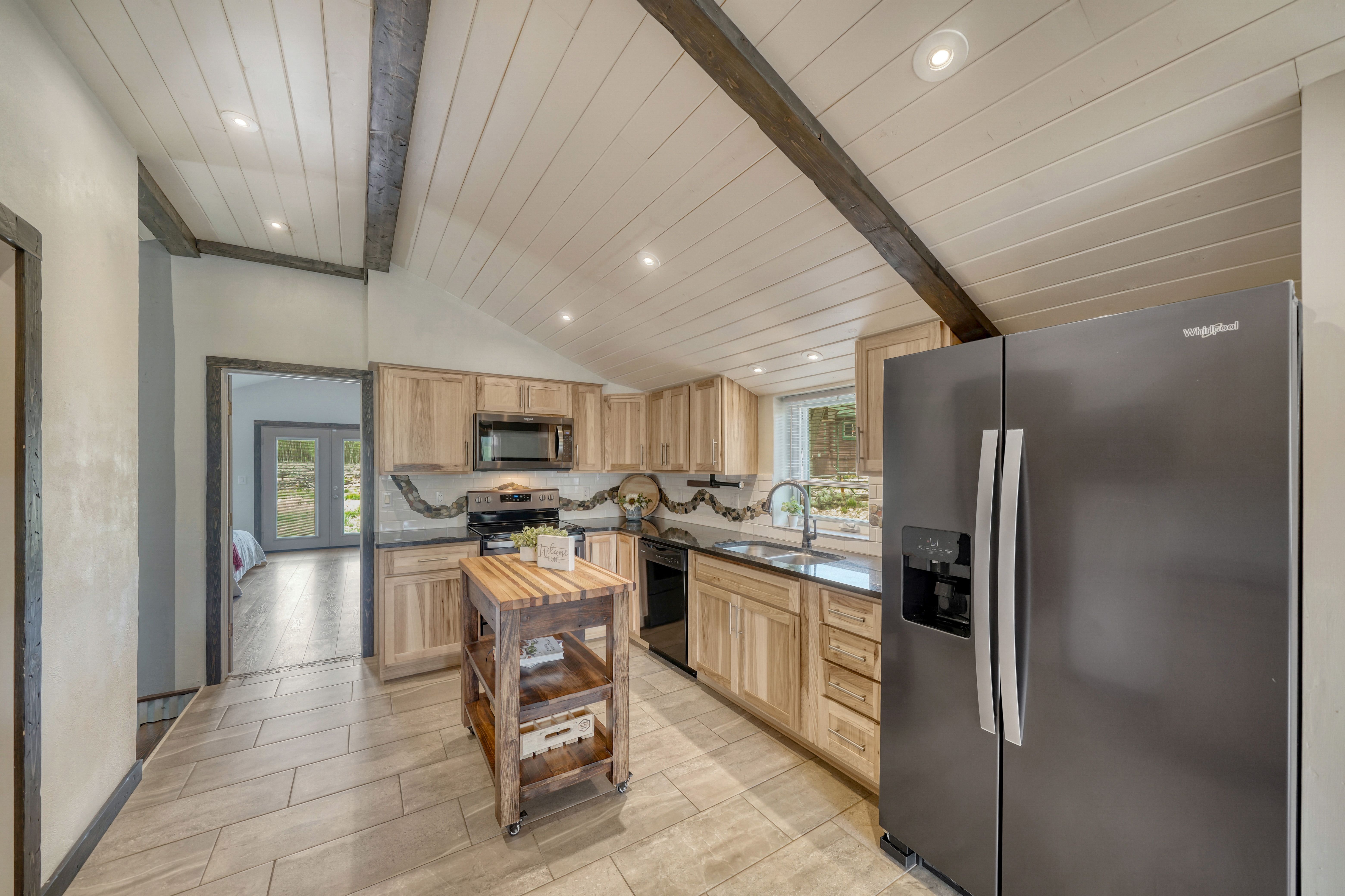  Remodeled Beaver Lakes Chalet with Lake & Mountain Views - 物件實景