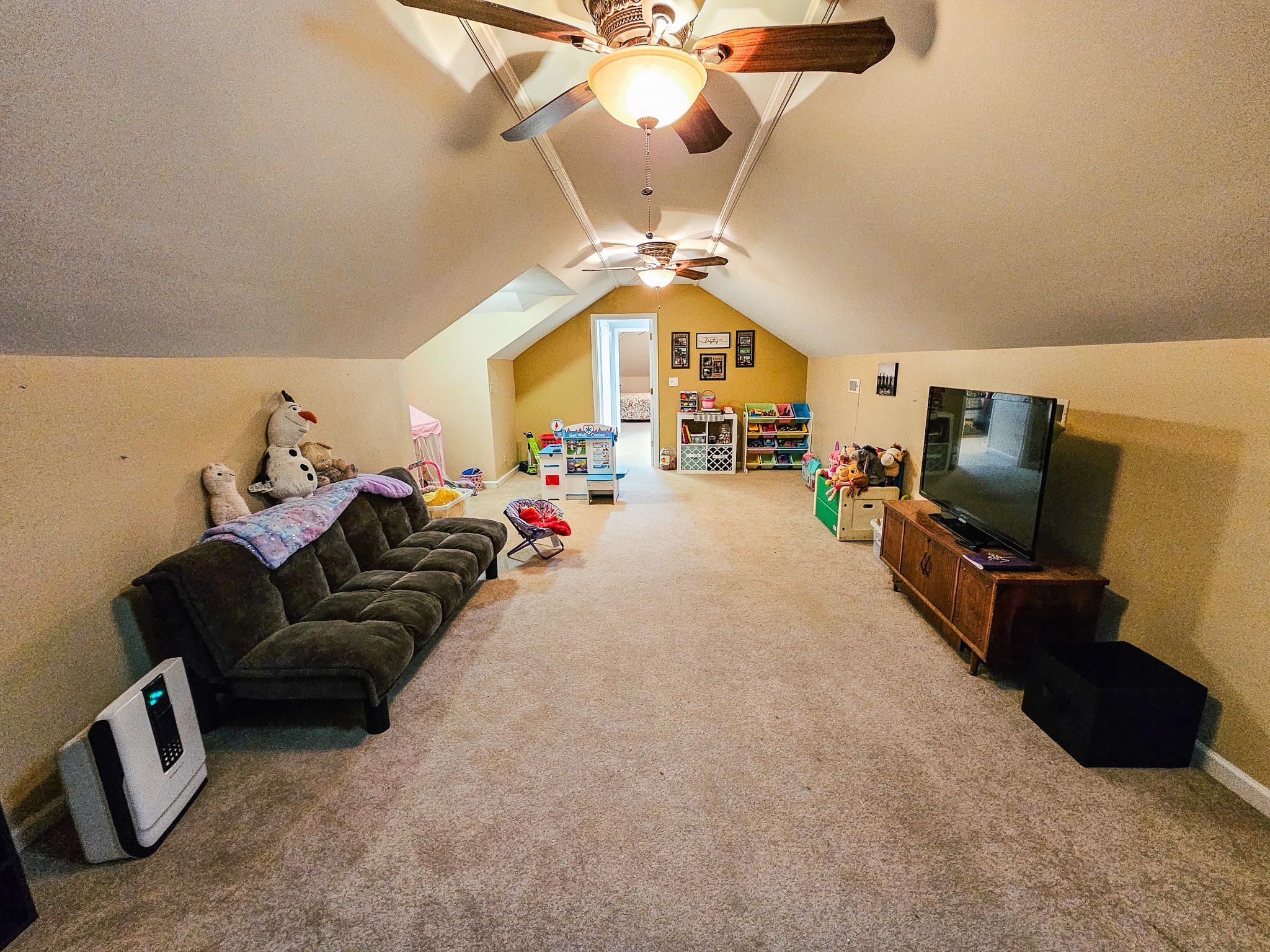Tullahoma, Tennessee, 37388, United States, 3 Bedrooms Bedrooms, ,4 BathroomsBathrooms,Residential,For Sale,1794204