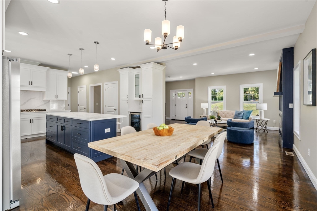 East Longmeadow, Massachusetts, 01028, United States, 4 Bedrooms Bedrooms, ,3 BathroomsBathrooms,Residential,For Sale,1986276