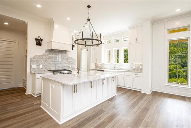 Little Rock, Arkansas, 72210, United States, 5 Bedrooms Bedrooms, ,4 BathroomsBathrooms,Residential,For Sale,1942972