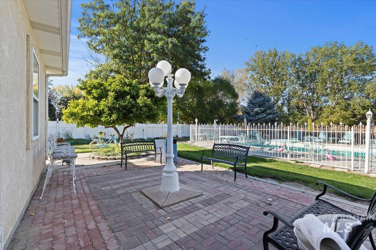Nampa, Idaho, 83686-8635, United States, 4 Bedrooms Bedrooms, ,4 BathroomsBathrooms,Residential,For Sale,1907739