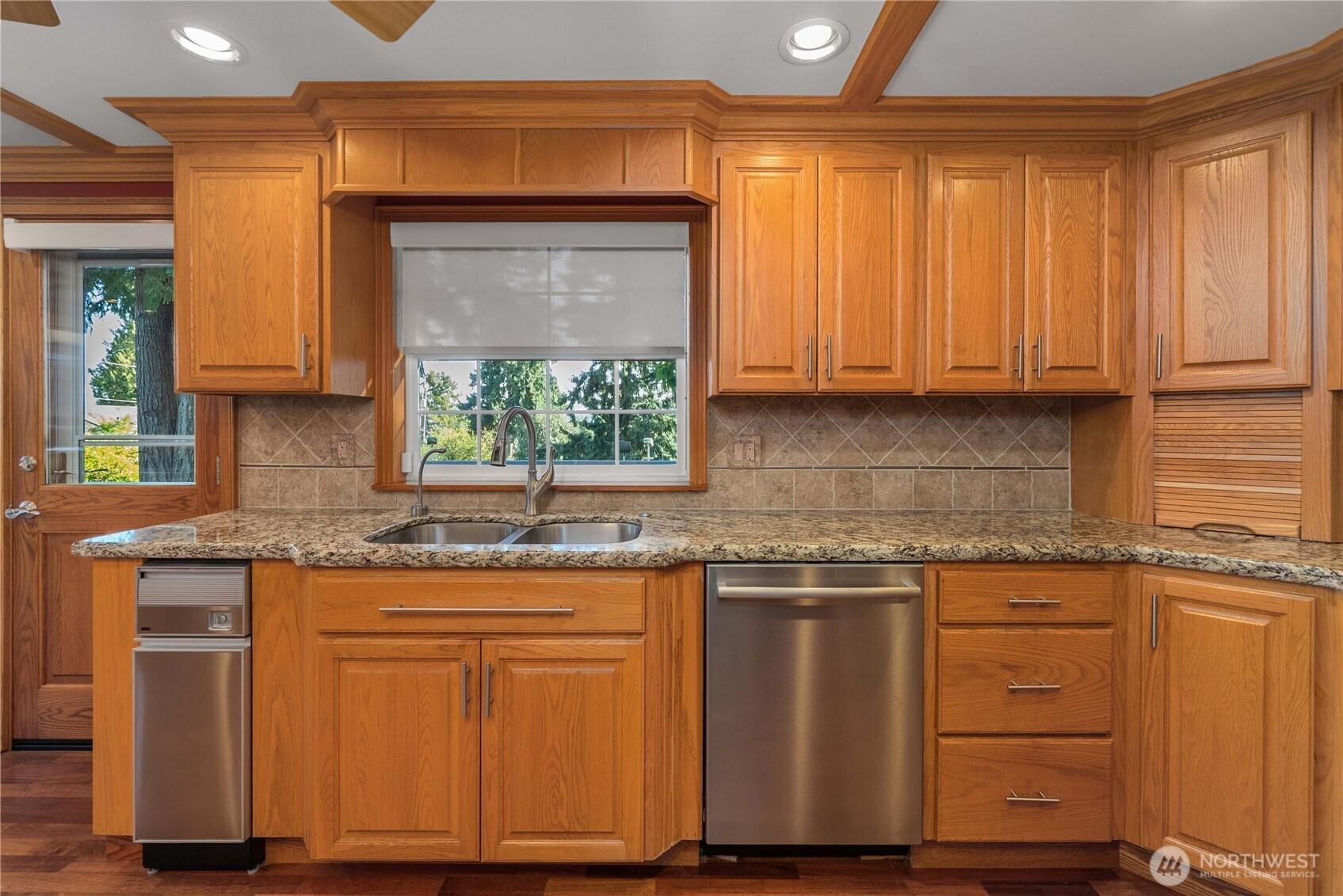 EDGEWOOD, Washington, 98372, United States, 3 Bedrooms Bedrooms, ,3 BathroomsBathrooms,Residential,For Sale,1950997