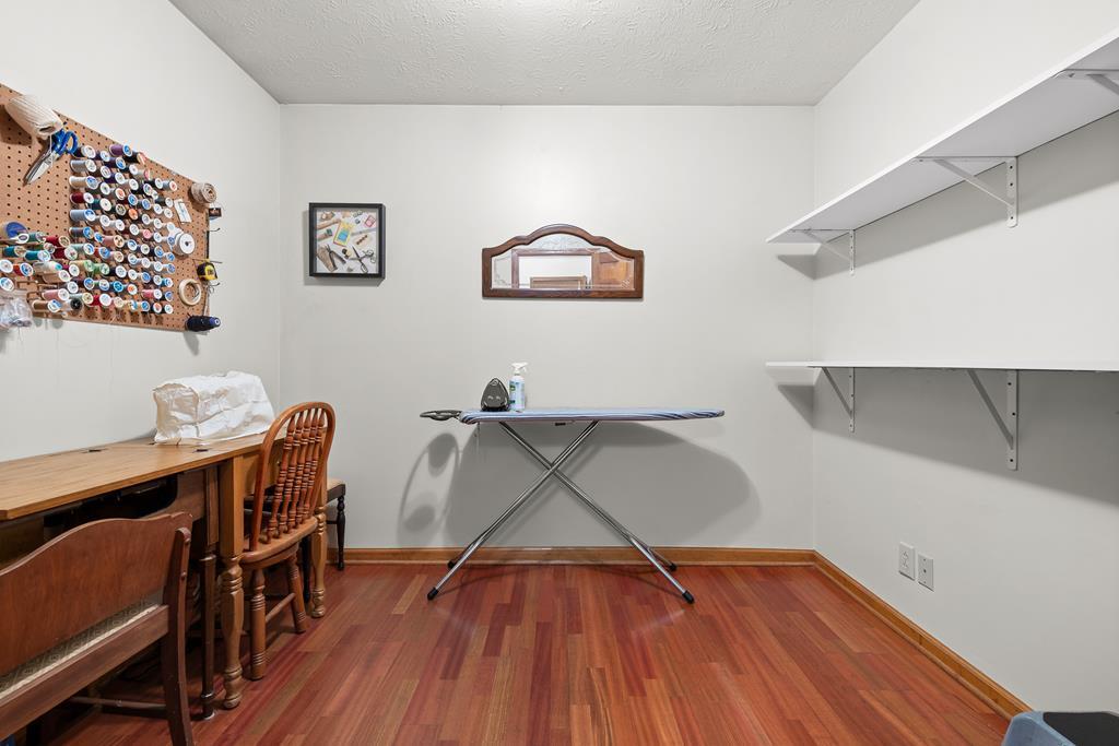 Ringgold, Georgia, 30736, United States, 6 Bedrooms Bedrooms, ,4 BathroomsBathrooms,Residential,For Sale,1927527