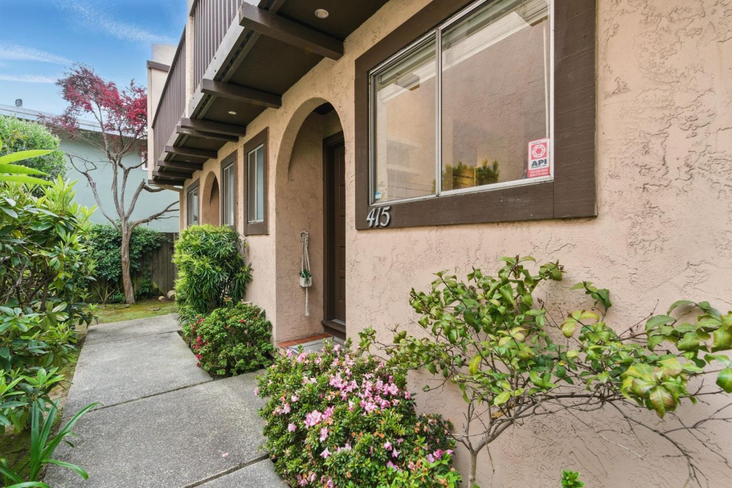 Redwood City, California, 94061, United States, 2 Bedrooms Bedrooms, ,2 BathroomsBathrooms,Residential,For Sale,1939349