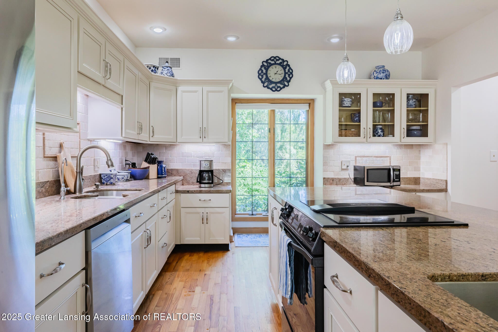 Okemos, Michigan, 48864, United States, 5 Bedrooms Bedrooms, ,5 BathroomsBathrooms,Residential,For Sale,1901350