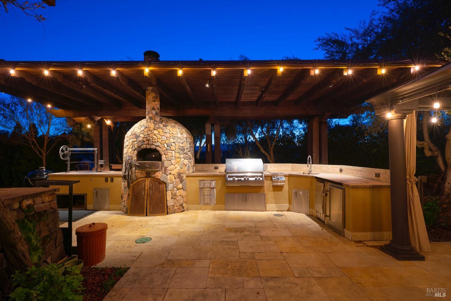 Napa, California, 94558, United States, 8 Bedrooms Bedrooms, ,9 BathroomsBathrooms,Residential,For Sale,1729911