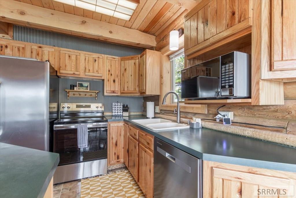 ISLAND PARK, Idaho, 83429, United States, 5 Bedrooms Bedrooms, ,3 BathroomsBathrooms,Residential,For Sale,2049081