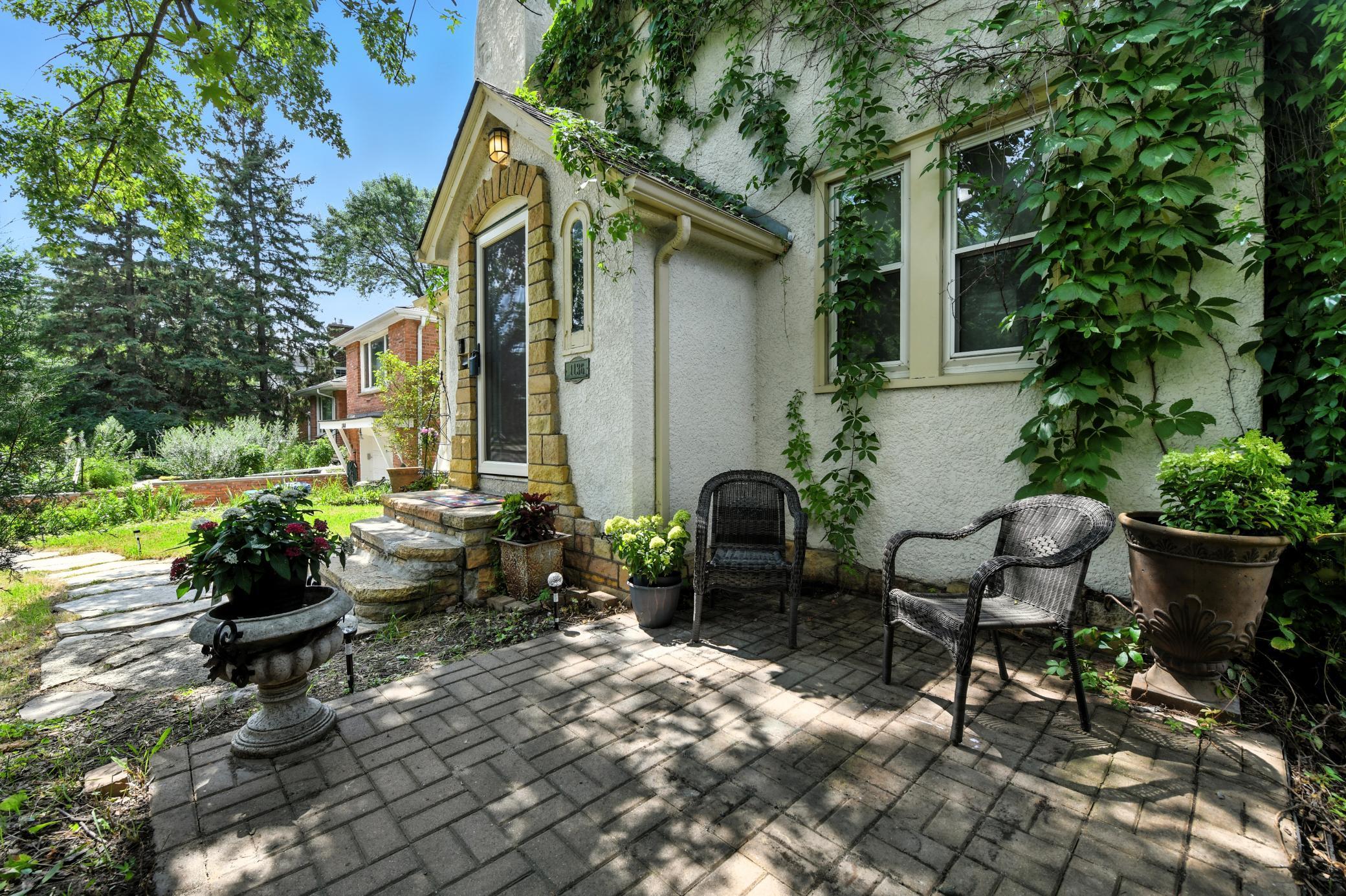 Minneapolis, Minnesota, 55405, United States, 4 Bedrooms Bedrooms, ,1 BathroomBathrooms,Residential,For Sale,1905898