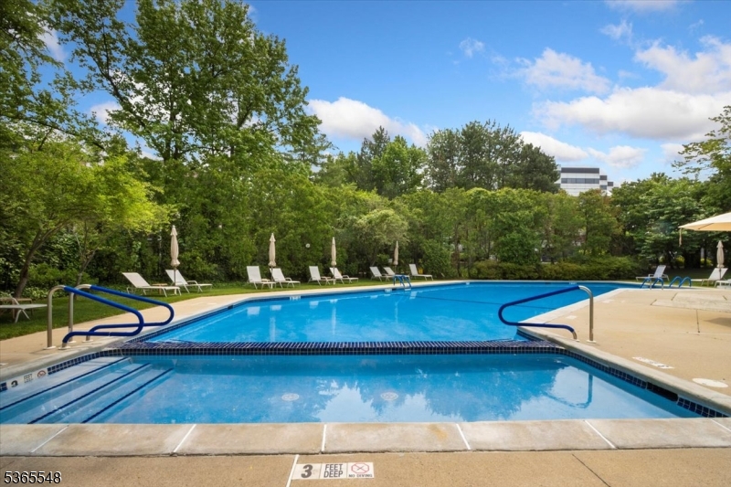 Teaneck, New Jersey, 07666, United States, 2 Bedrooms Bedrooms, ,3 BathroomsBathrooms,Residential,For Sale,1870844