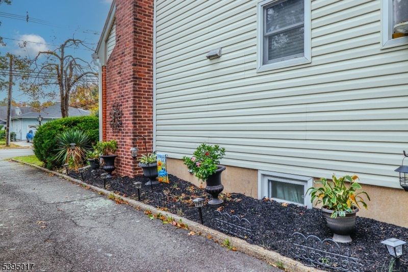 Rahway City, New Jersey, 07065, United States, 4 Bedrooms Bedrooms, ,2 BathroomsBathrooms,Residential,For Sale,1986510