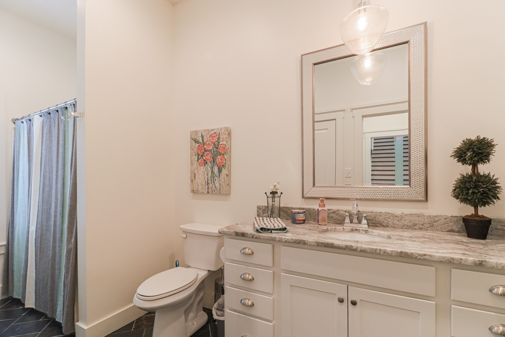 Jonesboro, Arkansas, 72404, United States, 5 Bedrooms Bedrooms, ,4 BathroomsBathrooms,Residential,For Sale,1993418