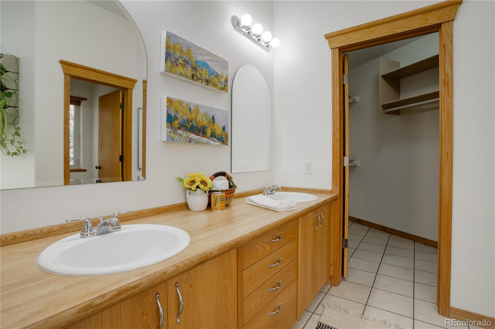 Littleton, Colorado, 80127, United States, 3 Bedrooms Bedrooms, ,2 BathroomsBathrooms,Residential,For Sale,1846692