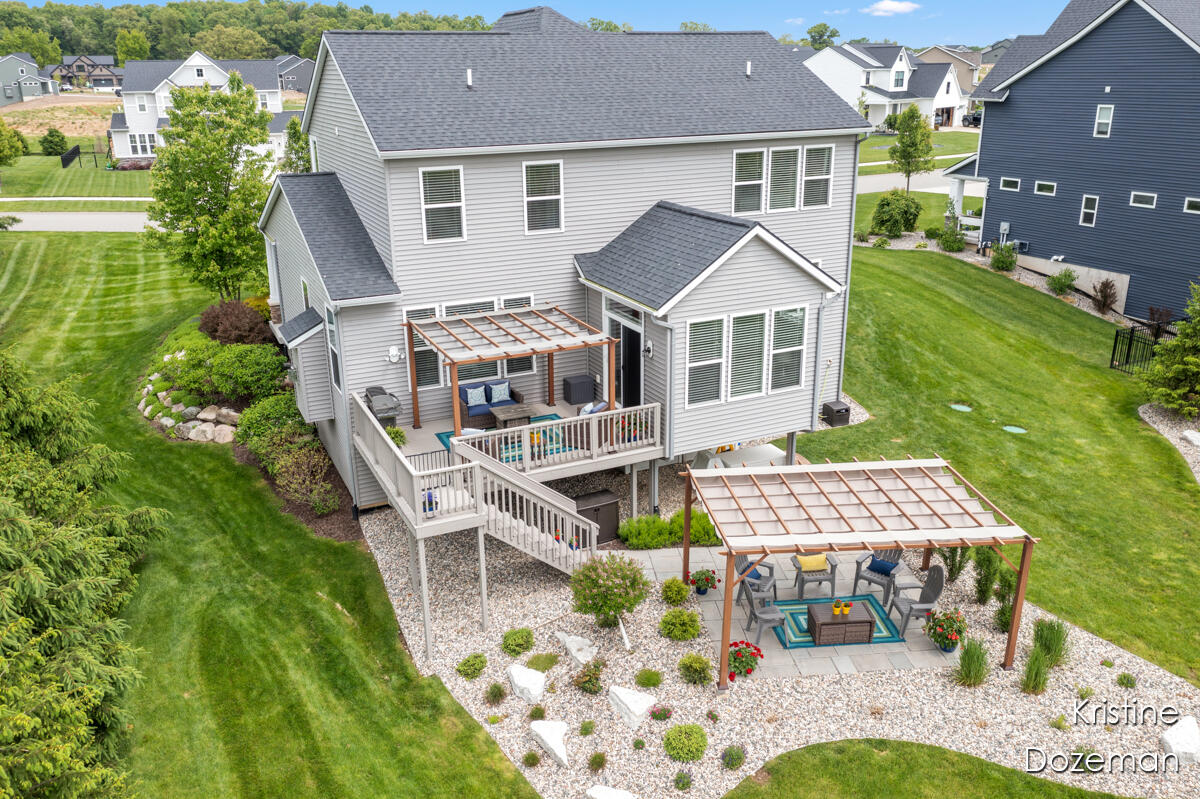 Lowell, Michigan, 49331, United States, 5 Bedrooms Bedrooms, ,4 BathroomsBathrooms,Residential,For Sale,1848158