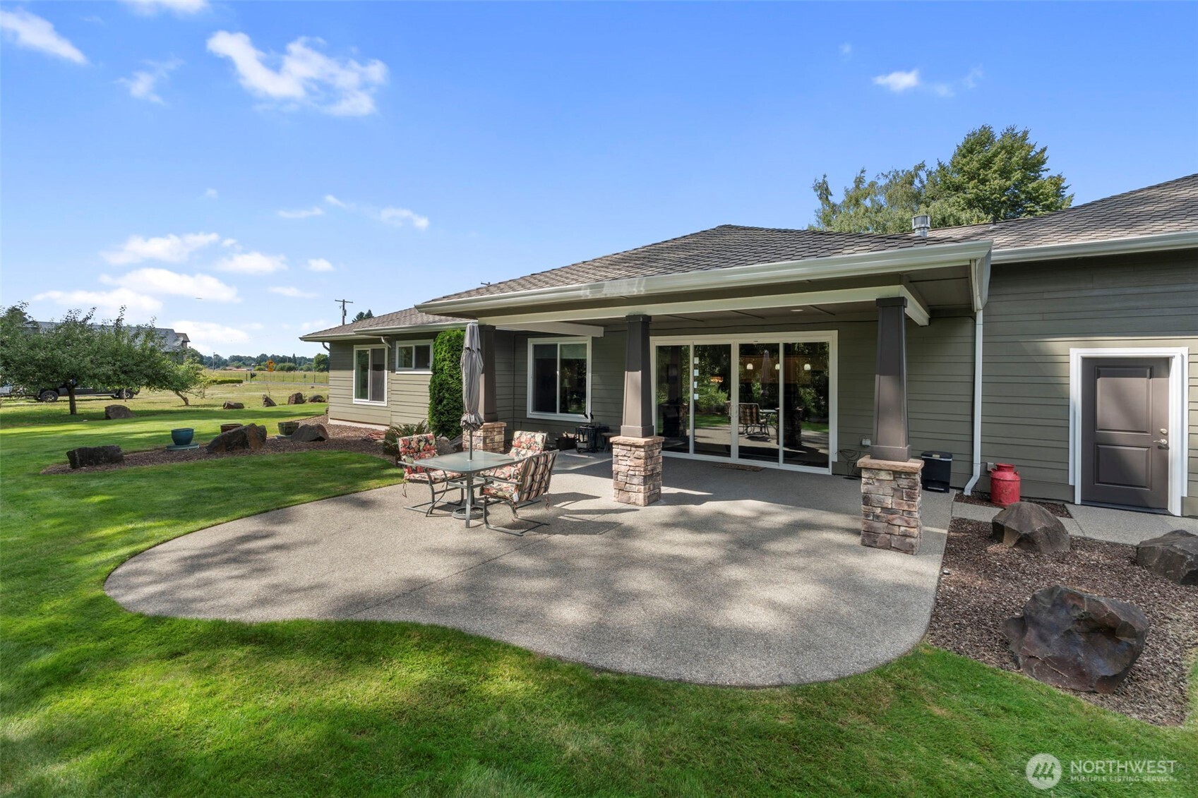 Chehalis, Washington, 98532, United States, 3 Bedrooms Bedrooms, ,3 BathroomsBathrooms,Residential,For Sale,1879305