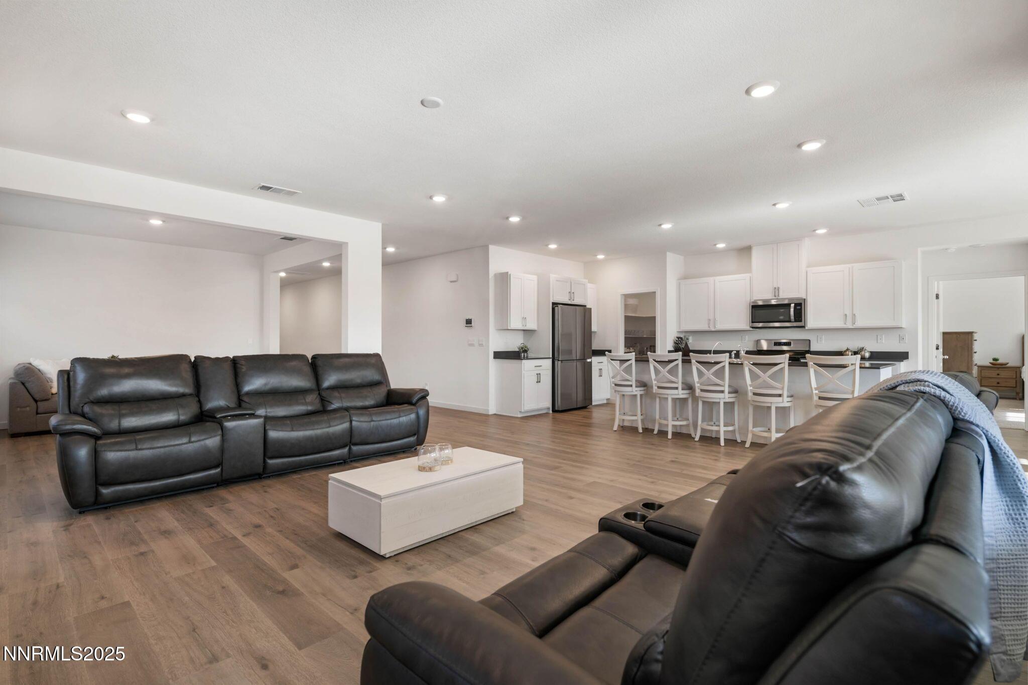 Dayton, Nevada, 89403, United States, 4 Bedrooms Bedrooms, ,3 BathroomsBathrooms,Residential,For Sale,1988311