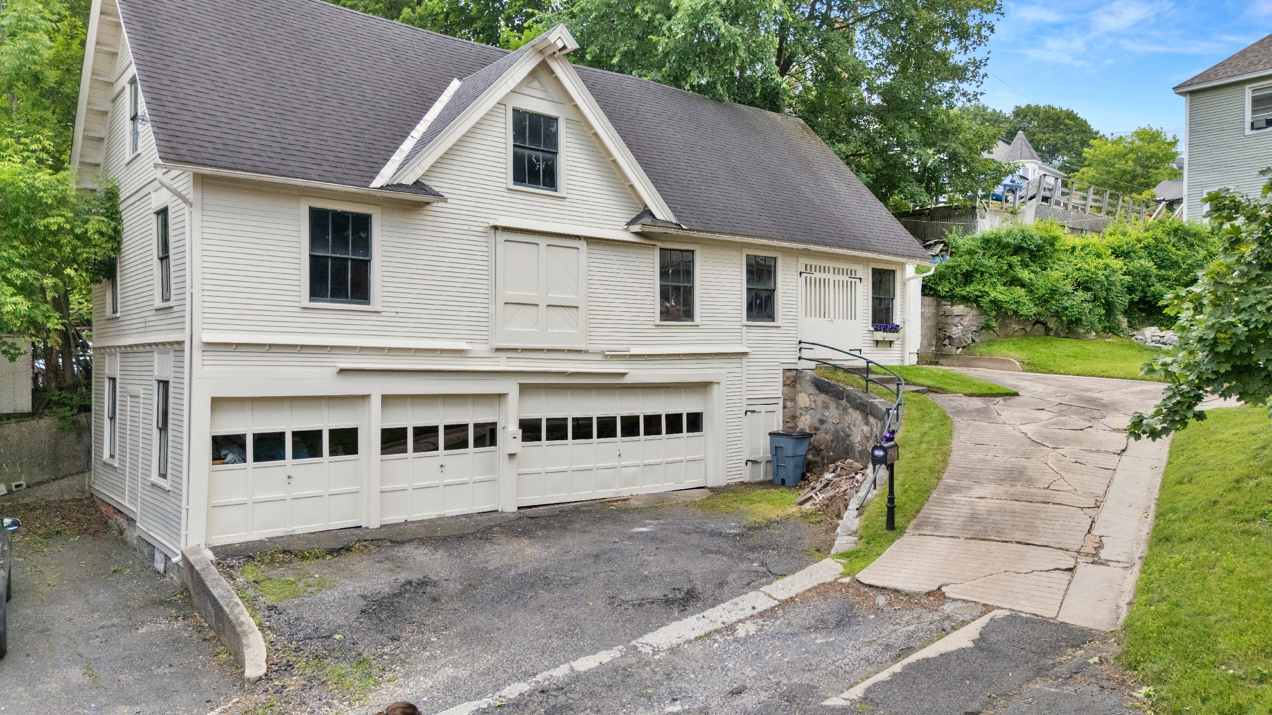  Charming In-Town Victorian with Large Carriage House - 物件實景