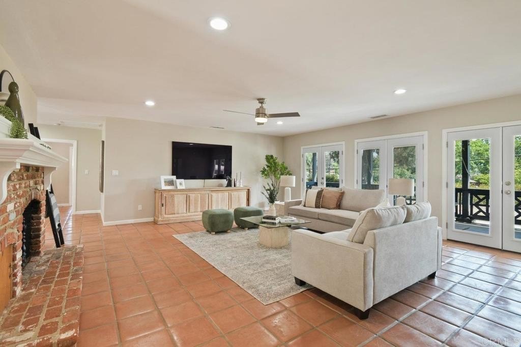 El Cajon, California, 92020, United States, 4 Bedrooms Bedrooms, ,2 BathroomsBathrooms,Residential,For Sale,2003426