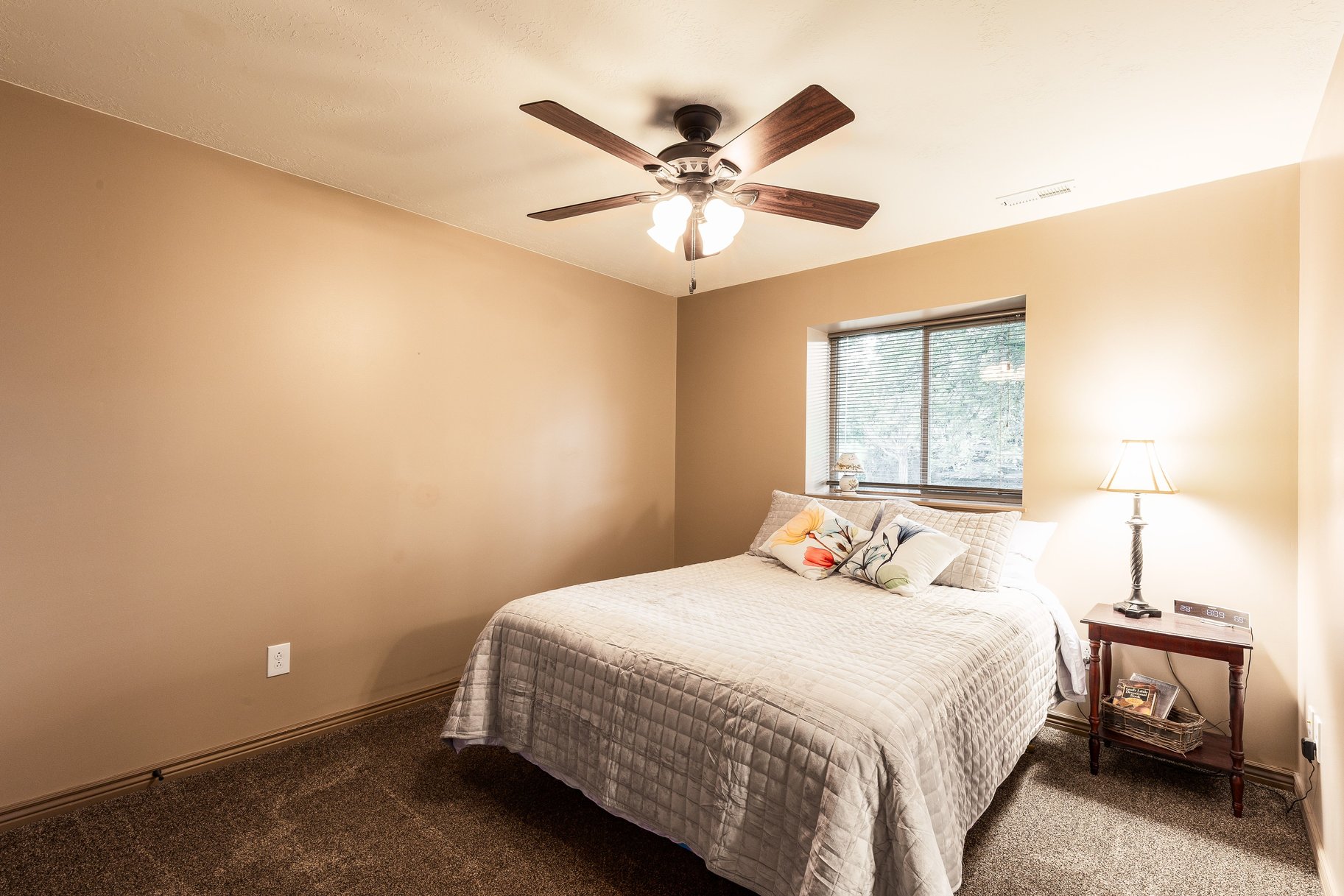  Luxury Custom Rambler on .86 Acre Park Like Setting and Extensive Mountain Views - 物件實景