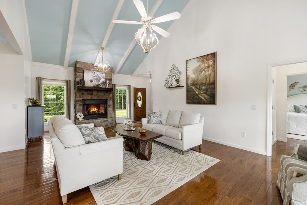 Warne, North Carolina, 28909, United States, 3 Bedrooms Bedrooms, ,3 BathroomsBathrooms,Residential,For Sale,1878165