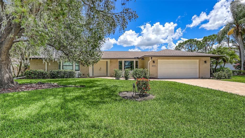 Sarasota, Florida, 34235, United States, 4 Bedrooms Bedrooms, ,3 BathroomsBathrooms,Residential,For Sale,1903701