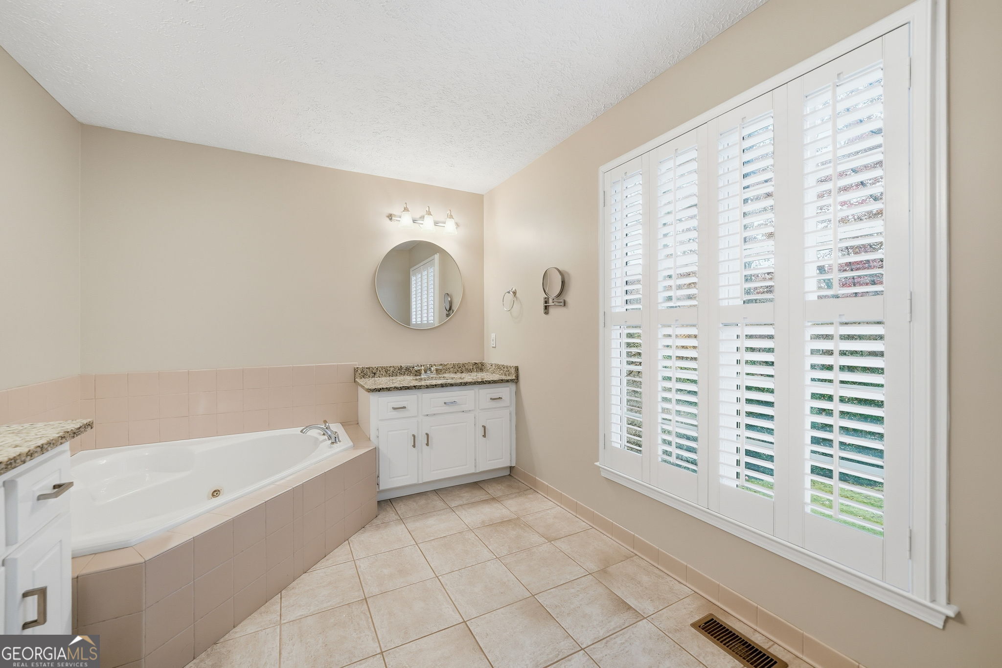 Canton, Georgia, 30114, United States, 4 Bedrooms Bedrooms, ,4 BathroomsBathrooms,Residential,For Sale,1860332