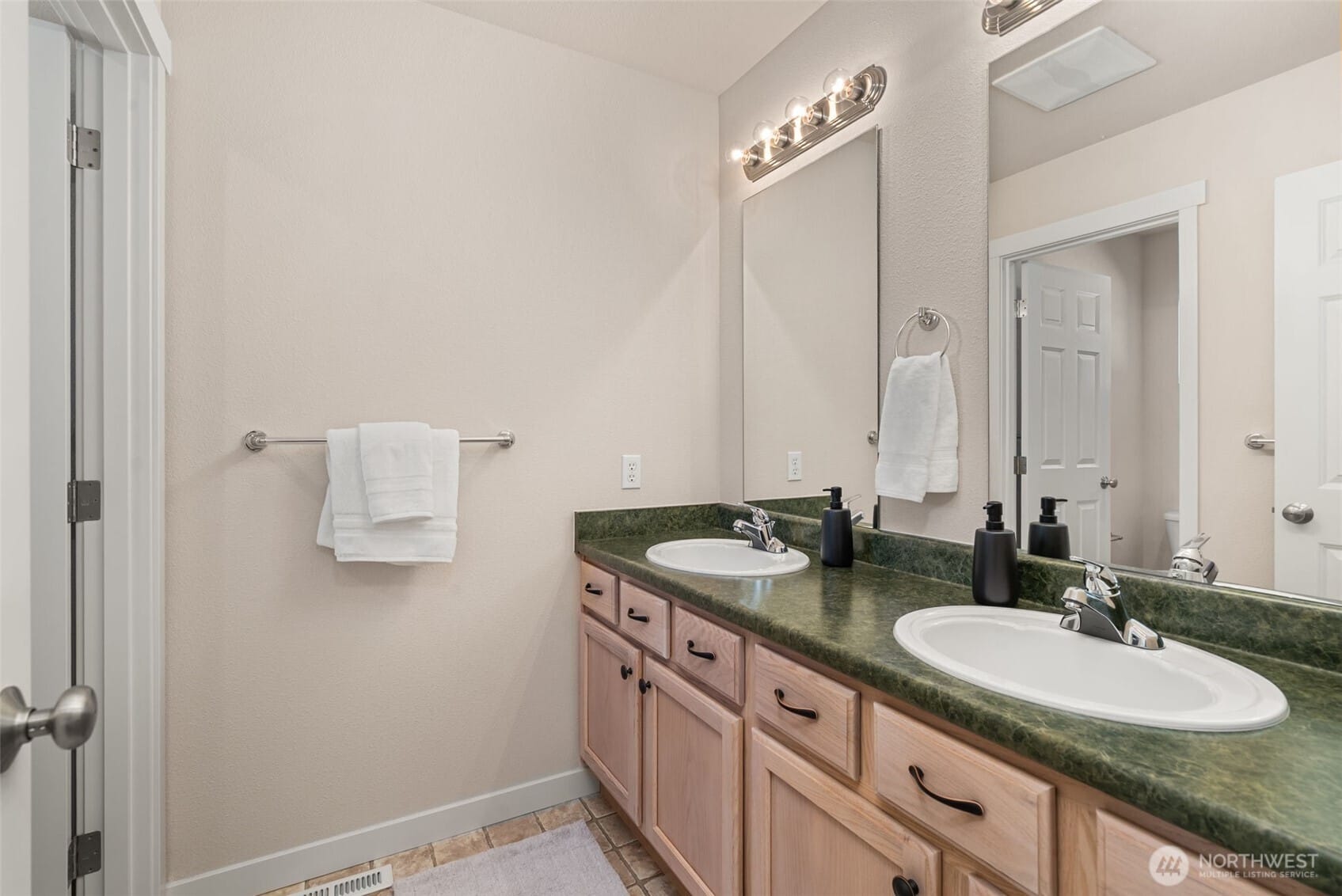 Dupont, Washington, 98327, United States, 4 Bedrooms Bedrooms, ,4 BathroomsBathrooms,Residential,For Sale,1917731