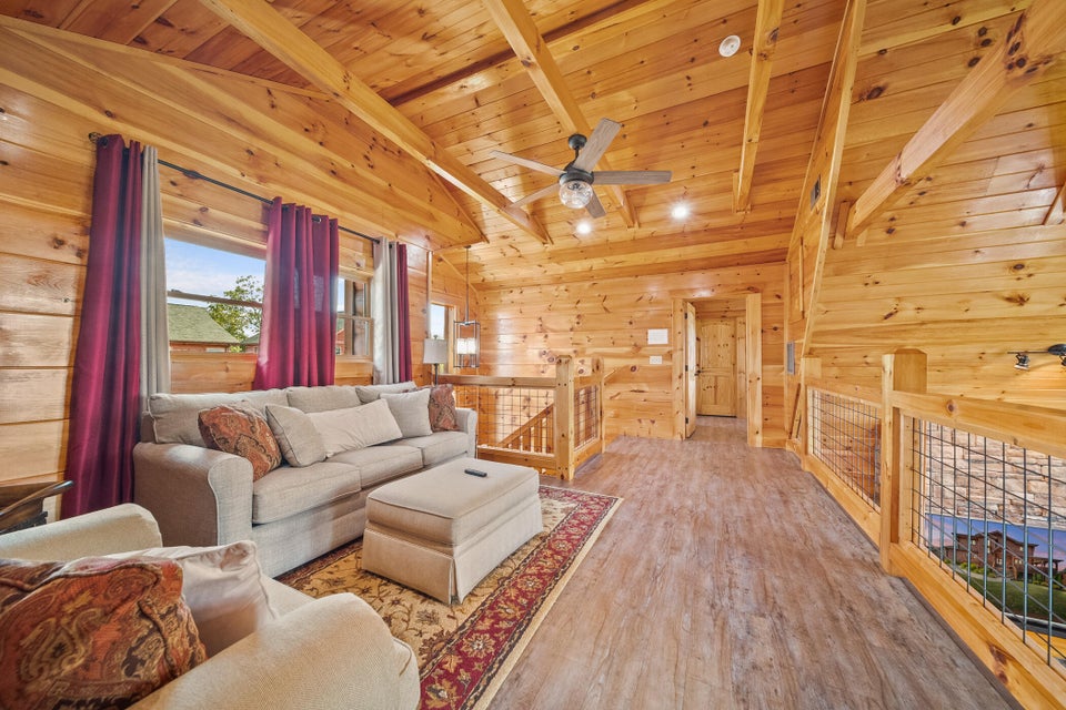 Sevierville, Tennessee, 37876, United States, 4 Bedrooms Bedrooms, ,6 BathroomsBathrooms,Residential,For Sale,1976346