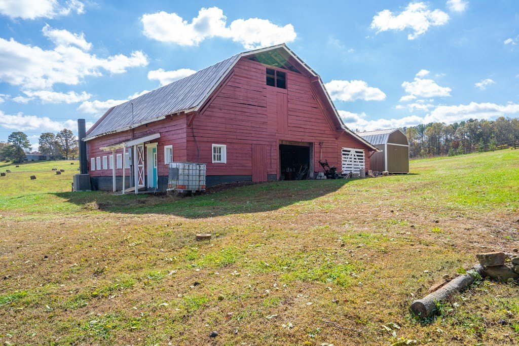 Brasstown, North Carolina, 28902, United States, 3 Bedrooms Bedrooms, ,3 BathroomsBathrooms,Residential,For Sale,1986118