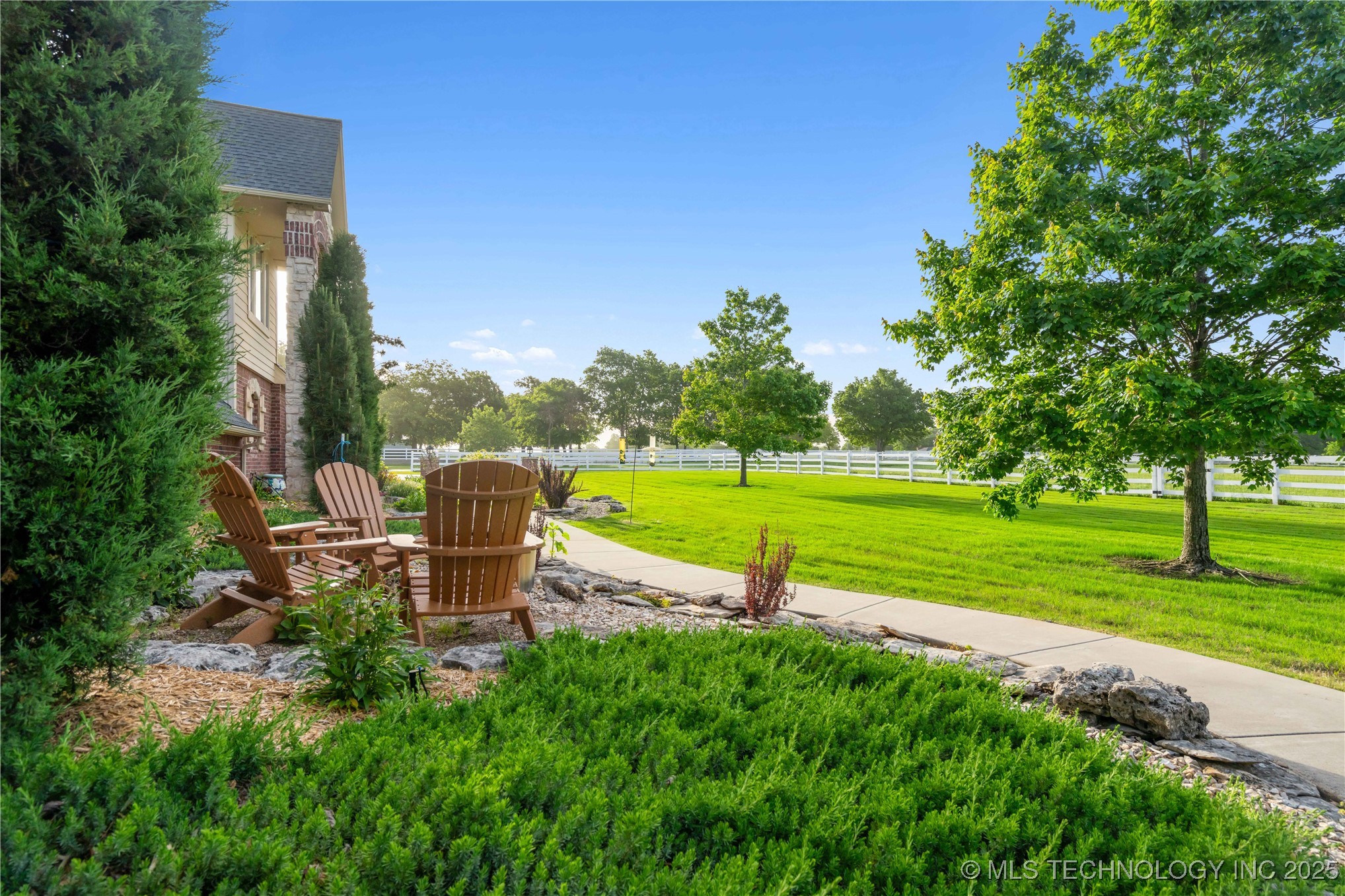 Bixby, Oklahoma, 74008, United States, 4 Bedrooms Bedrooms, ,5 BathroomsBathrooms,Residential,For Sale,1837310