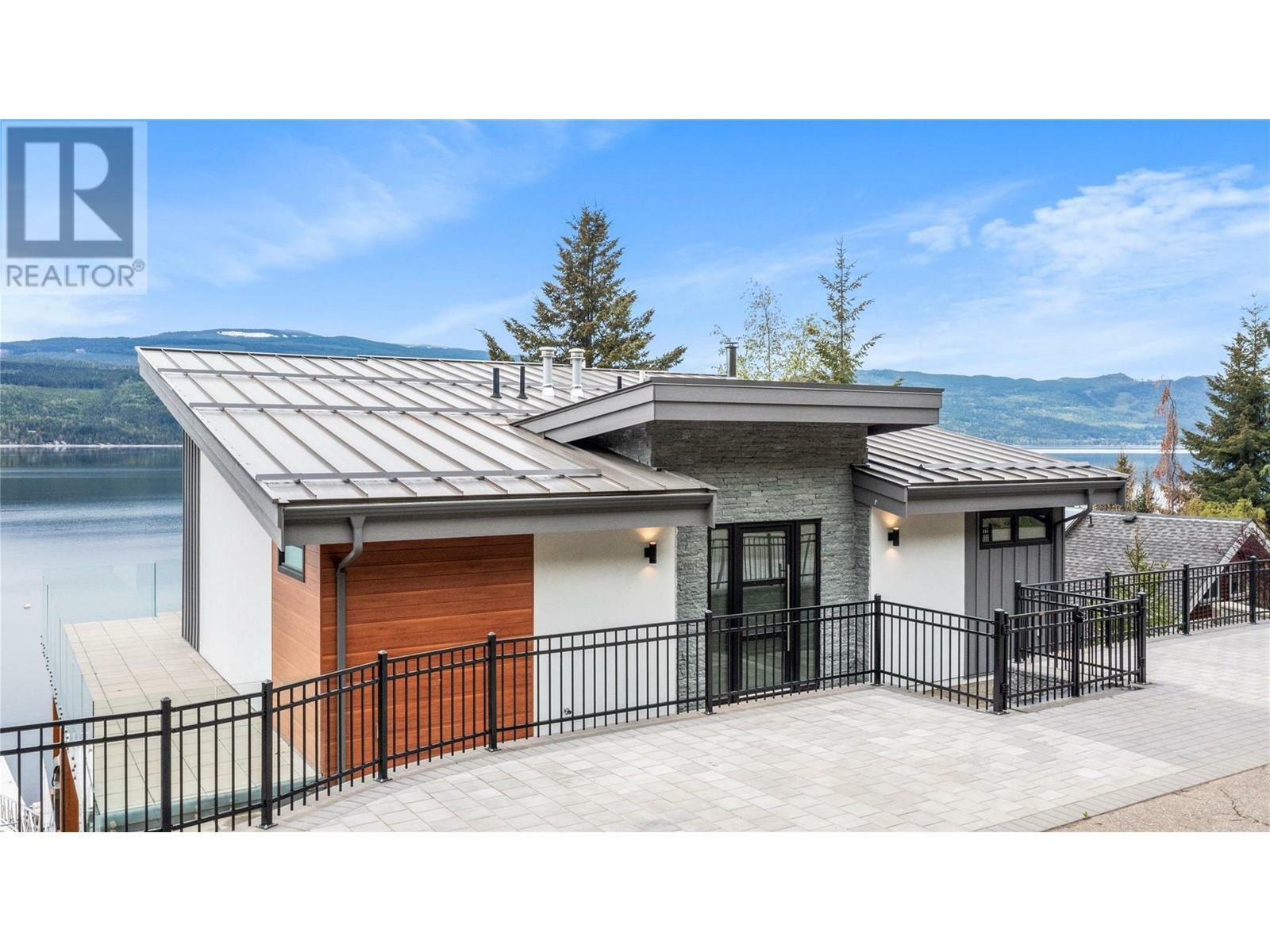 ANGLEMONT, British Columbia, V0E 1M8, CA, 5 Bedrooms Bedrooms, ,3 BathroomsBathrooms,Residential,For Sale,1836909