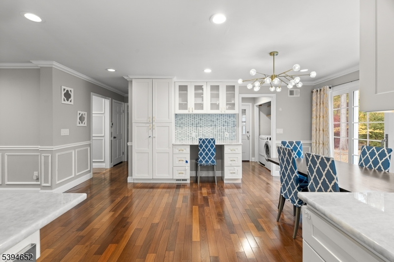 Warren Twp., New Jersey, 07059, United States, 4 Bedrooms Bedrooms, ,4 BathroomsBathrooms,Residential,For Sale,1988367