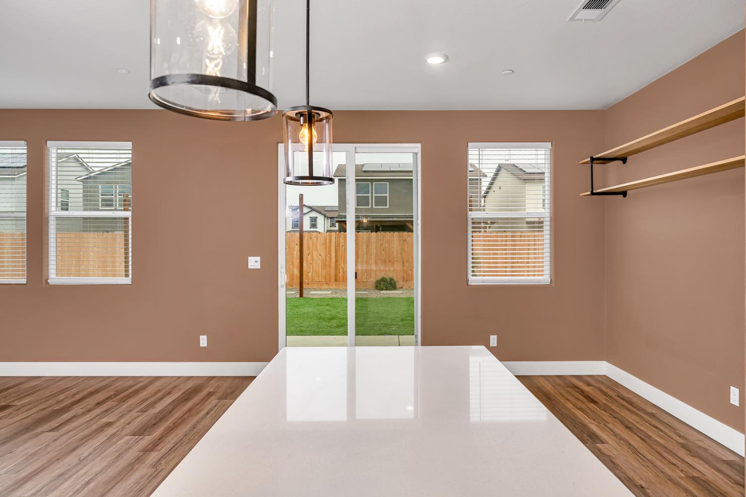 Los Banos, California, 93635, United States, 4 Bedrooms Bedrooms, ,2 BathroomsBathrooms,Residential,For Sale,2005631