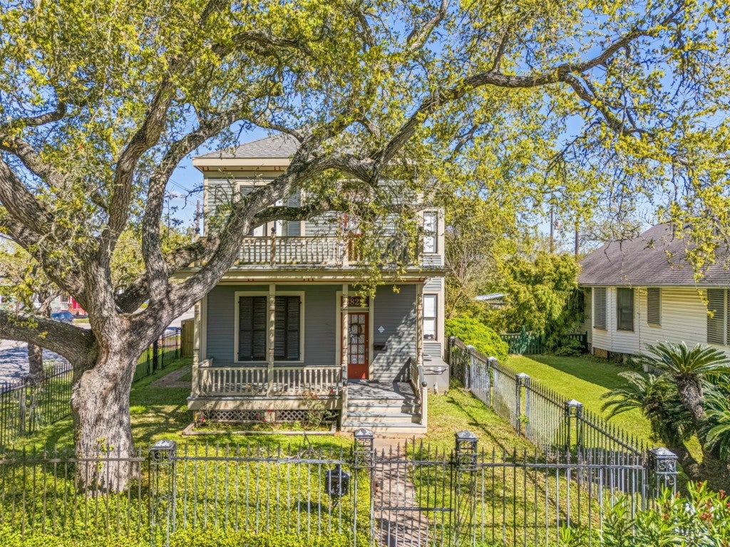 Avenue P , Galveston, TX 77550
