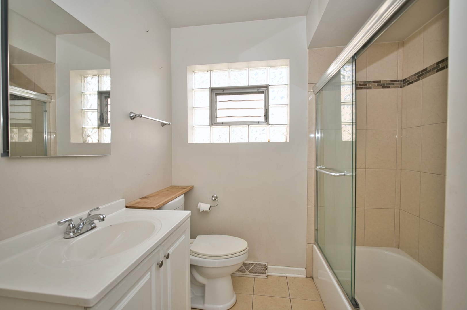 Lincolnwood, Illinois, 60712, United States, 8 Bedrooms Bedrooms, ,Residential,For Sale,1984264