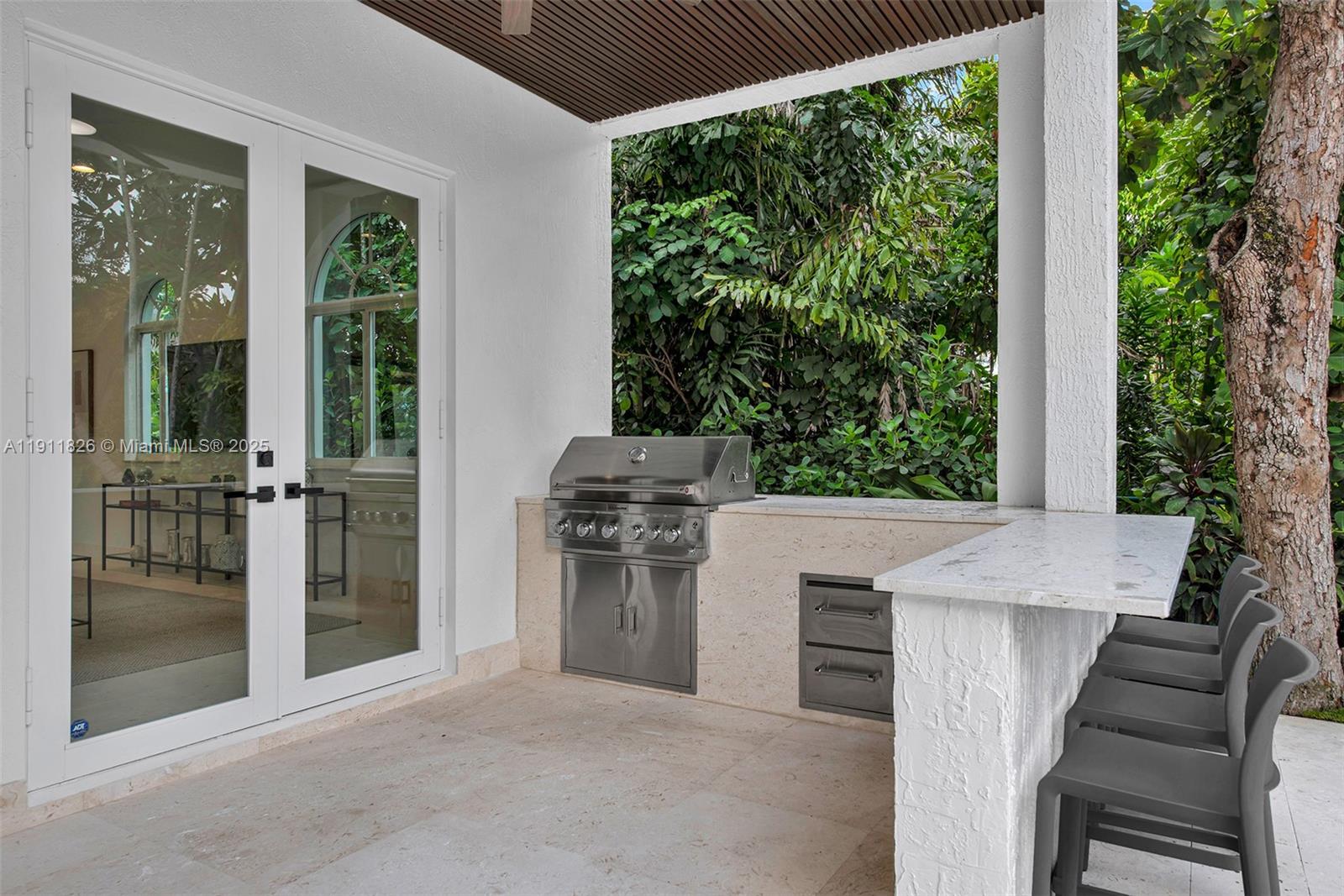 Miami, Florida, 33155, United States, 5 Bedrooms Bedrooms, ,4 BathroomsBathrooms,Residential,For Sale,1994722