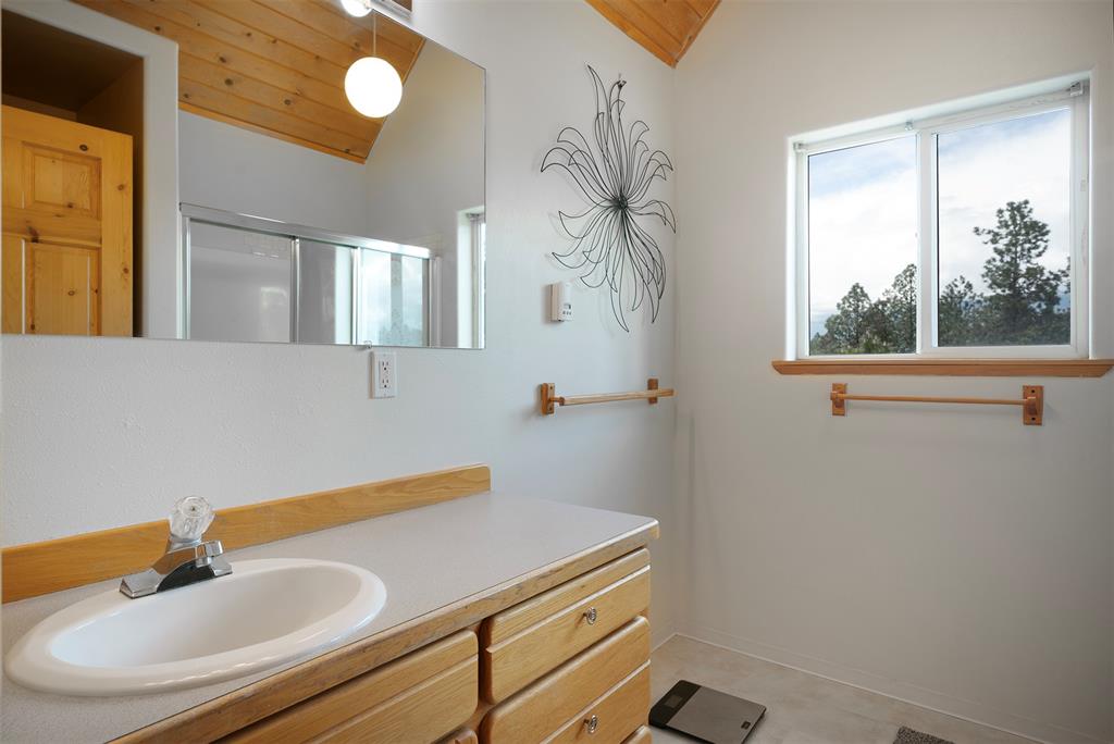 Polson, Montana, 59860, United States, 3 Bedrooms Bedrooms, ,3 BathroomsBathrooms,Residential,For Sale,1888121