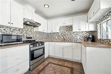 South Gate, California, 90280, United States, 2 Bedrooms Bedrooms, ,2 BathroomsBathrooms,Residential,For Sale,1904304