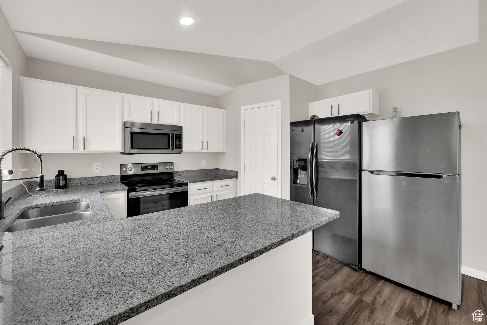 Salt Lake City, Utah, 84118, United States, 5 Bedrooms Bedrooms, ,3 BathroomsBathrooms,Residential,For Sale,1947588