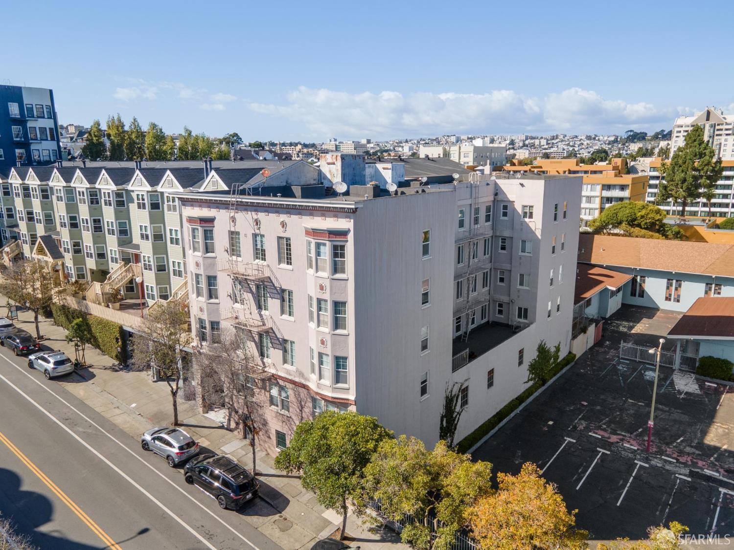 San Francisco, California, 94117, United States, 17 Bedrooms Bedrooms, ,Residential,For Sale,1994425