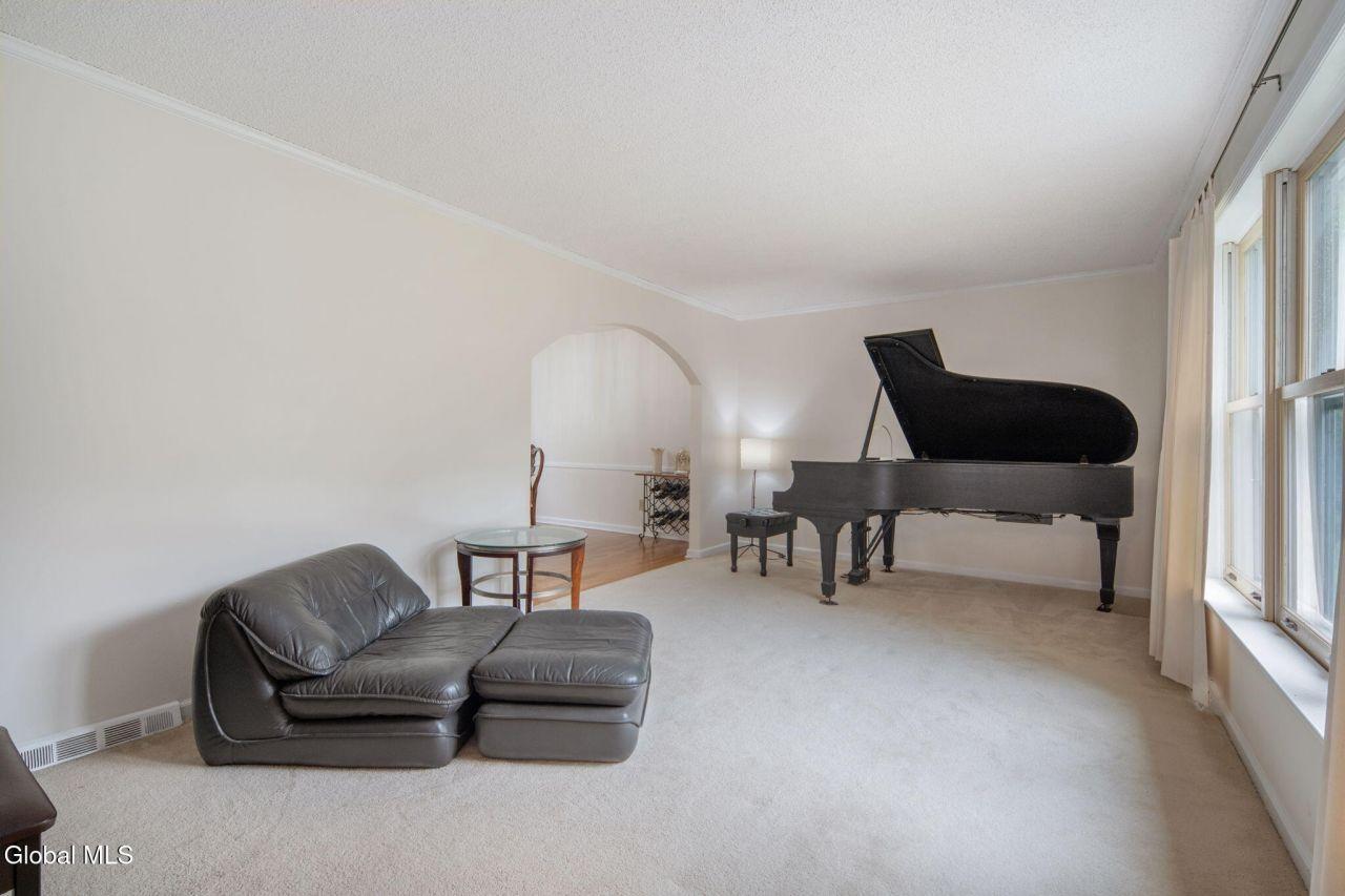 Guilderland, New York, 12303, United States, 4 Bedrooms Bedrooms, ,3 BathroomsBathrooms,Residential,For Sale,1891767