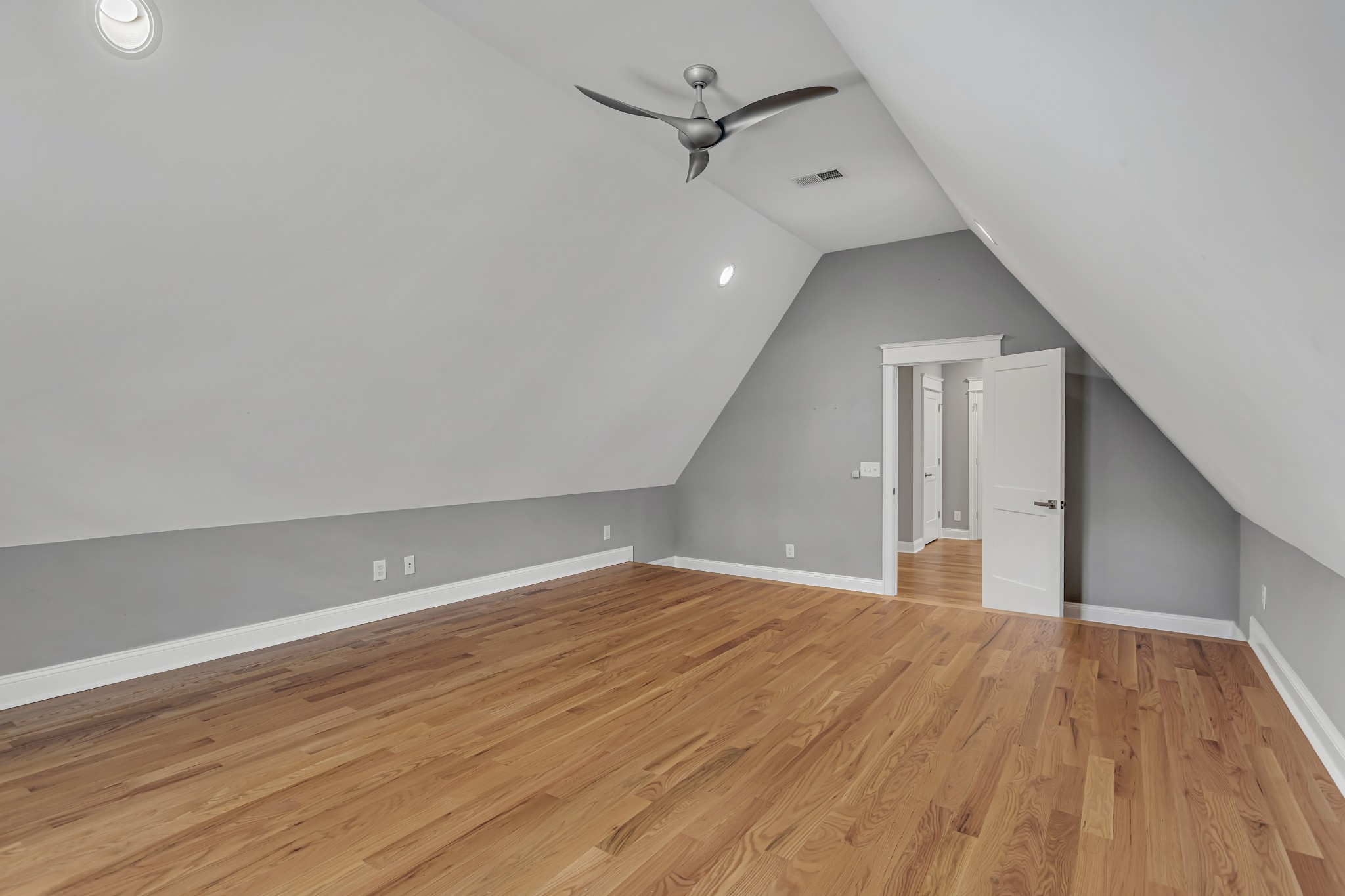  1018B Downey Dr, Nashville, TN, 37205 - 物件實景