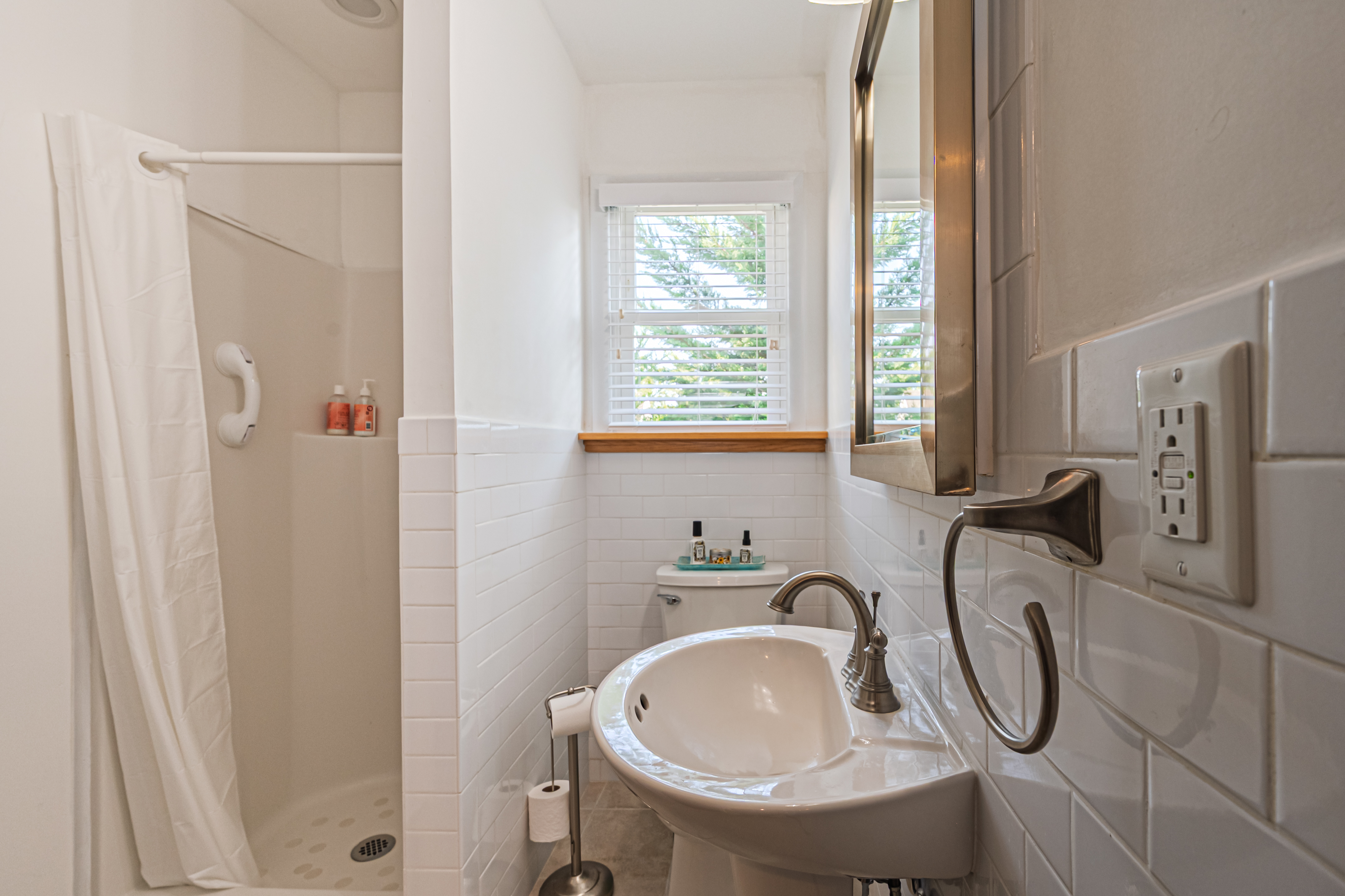 Somers Point, New Jersey, 08244, United States, 3 Bedrooms Bedrooms, ,2 BathroomsBathrooms,Residential,For Sale,1984026