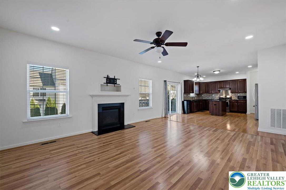 Palmer Twp, Pennsylvania, 18045, United States, 4 Bedrooms Bedrooms, ,3 BathroomsBathrooms,Residential,For Sale,2000563