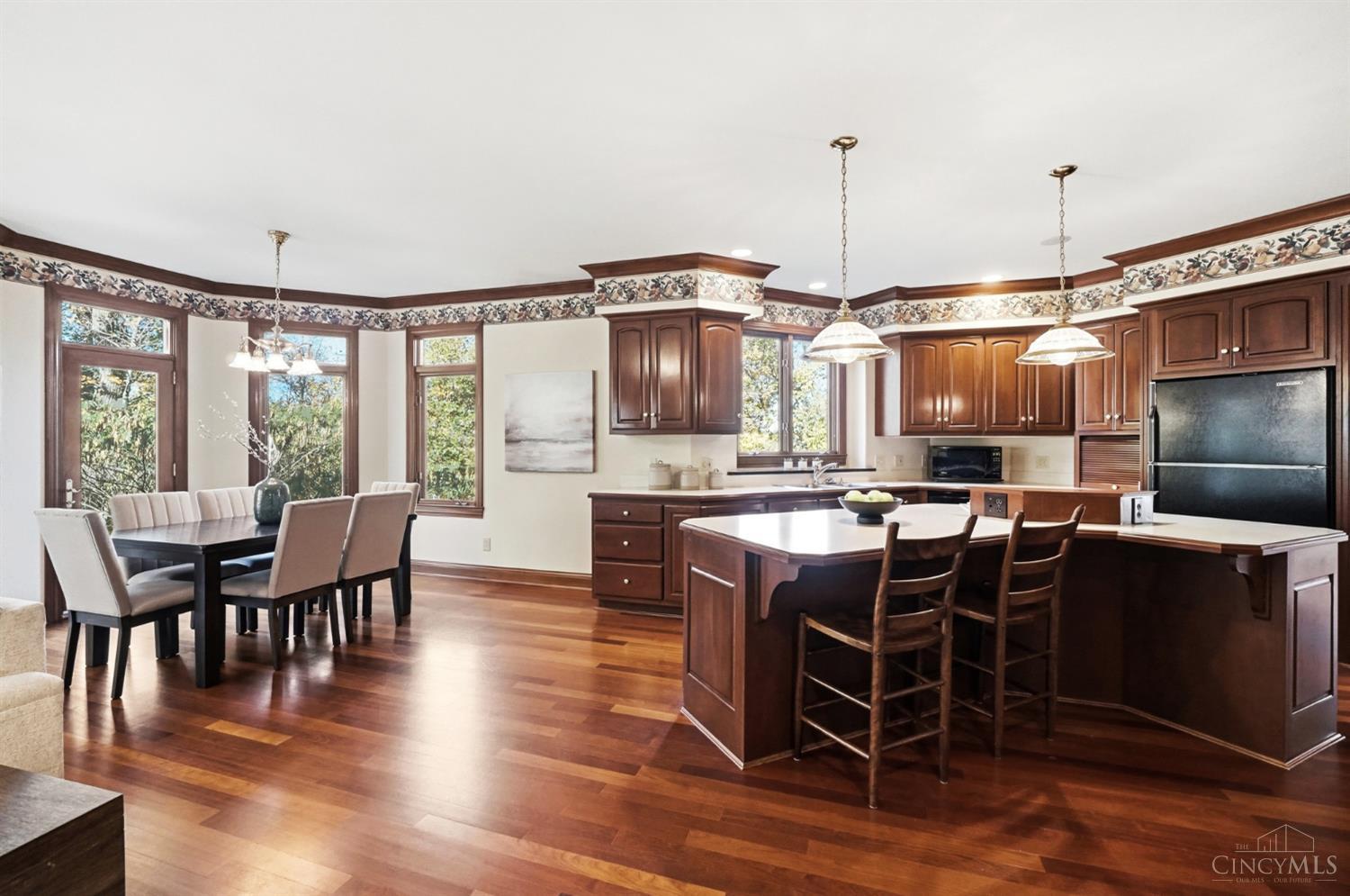 Anderson Twp, Ohio, 45230, United States, 5 Bedrooms Bedrooms, ,6 BathroomsBathrooms,Residential,For Sale,1988245